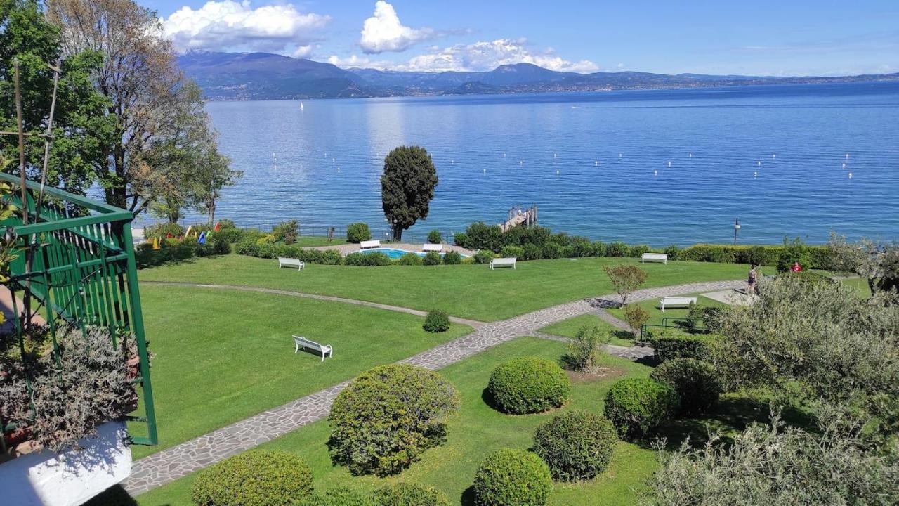 Front Lake Amazing View Manerba del Garda Exteriör bild