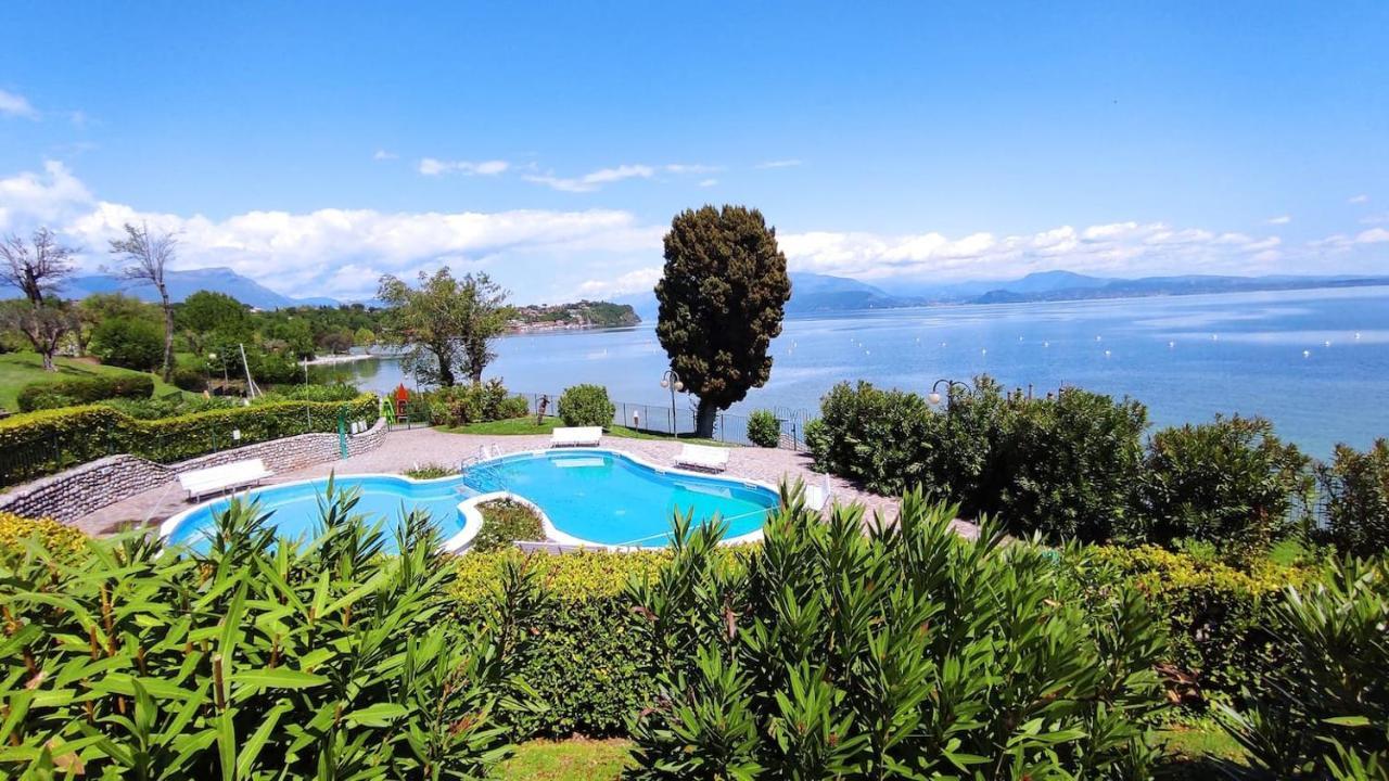 Front Lake Amazing View Manerba del Garda Exteriör bild