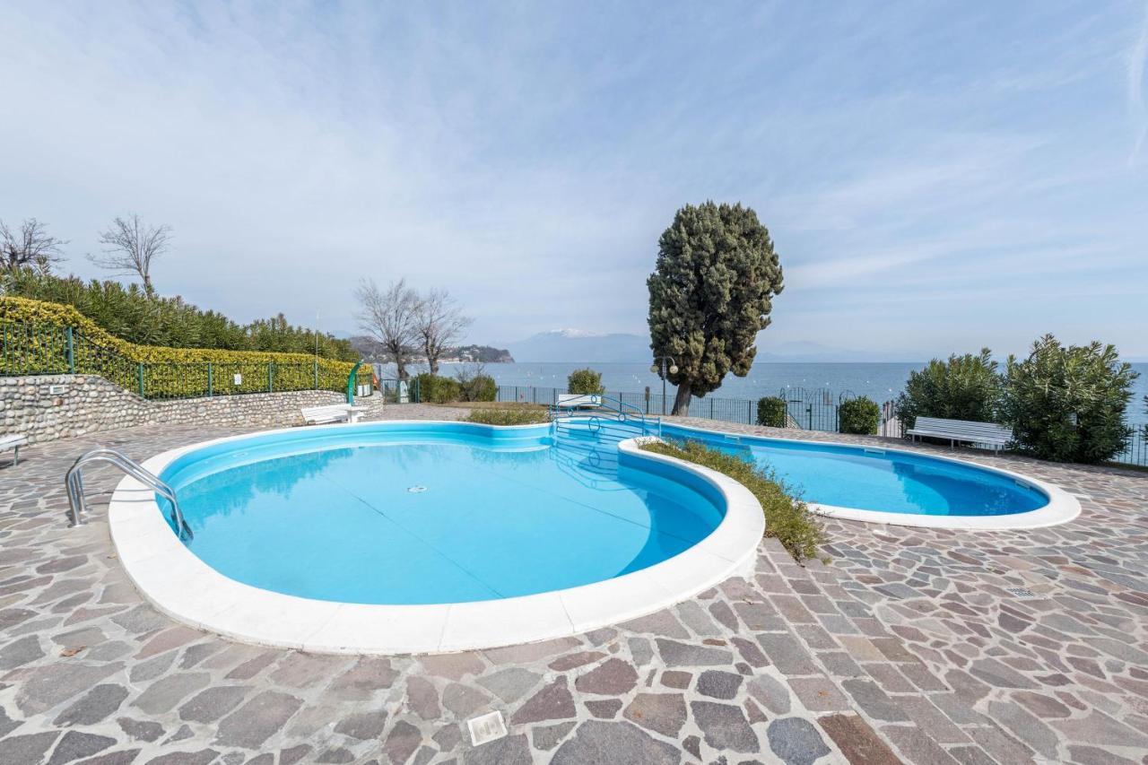 Front Lake Amazing View Manerba del Garda Exteriör bild
