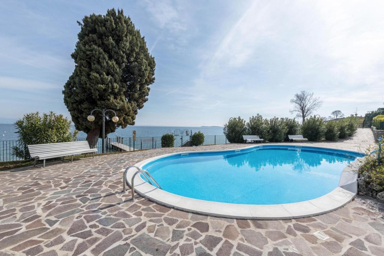 Front Lake Amazing View Manerba del Garda Exteriör bild