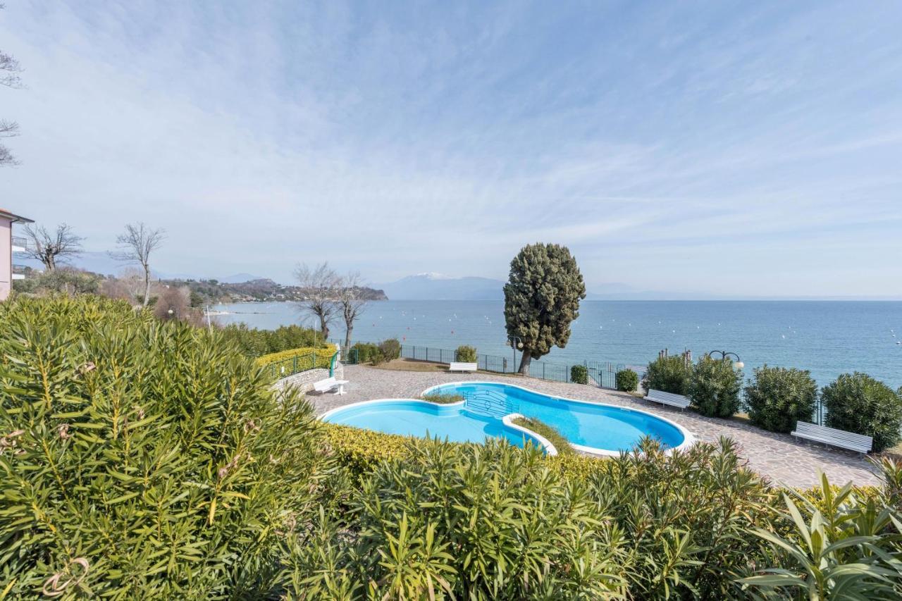 Front Lake Amazing View Manerba del Garda Exteriör bild