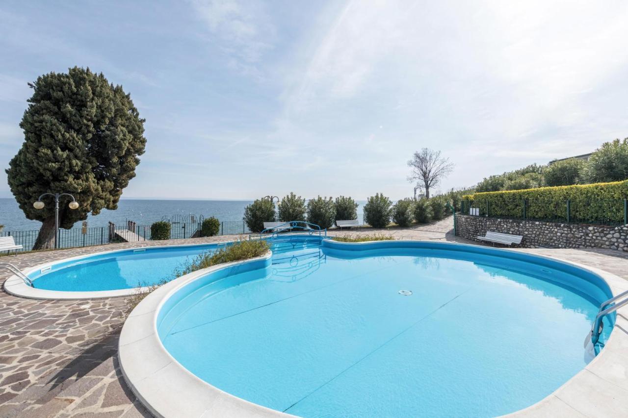 Front Lake Amazing View Manerba del Garda Exteriör bild