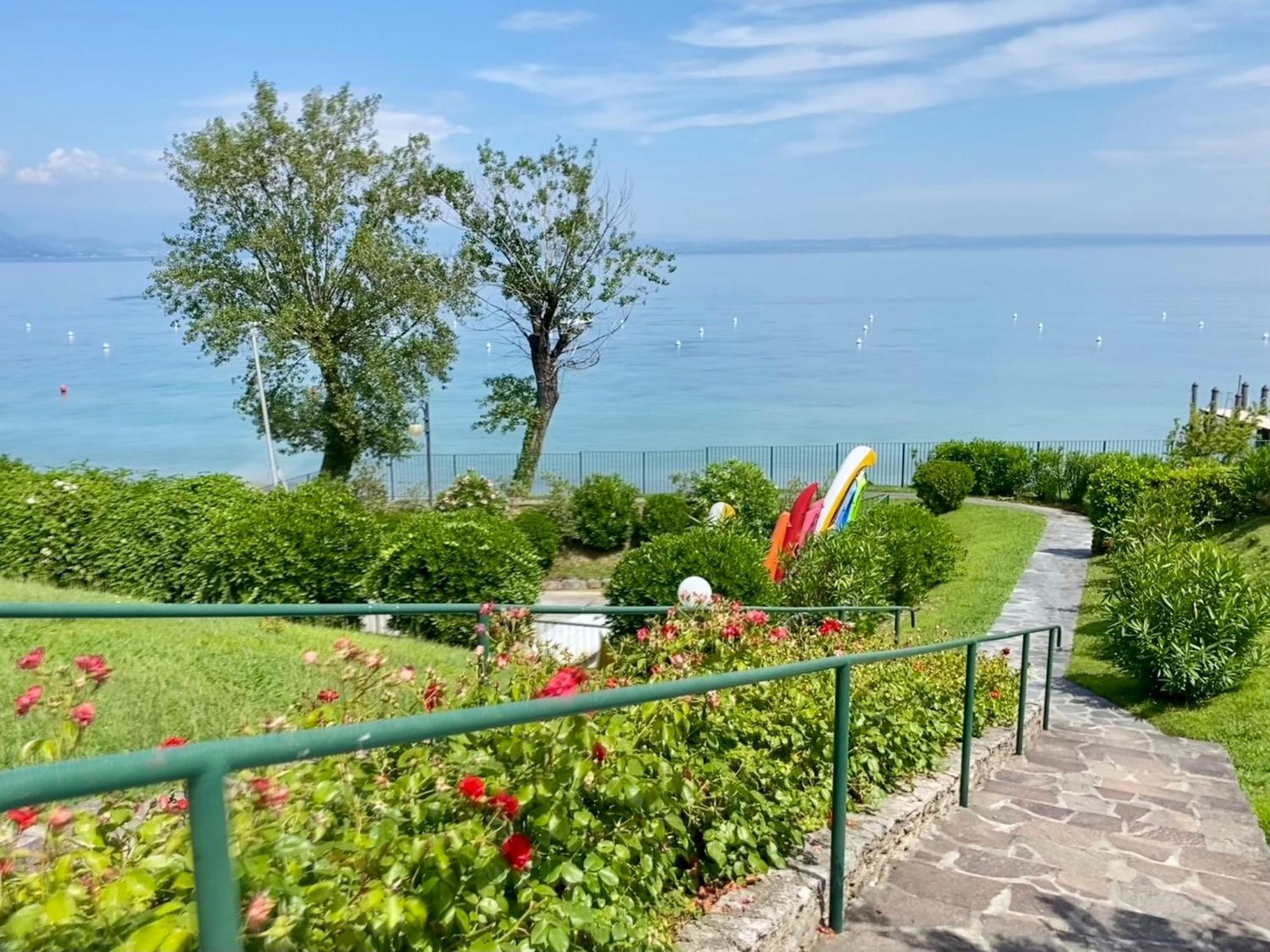 Front Lake Amazing View Manerba del Garda Exteriör bild